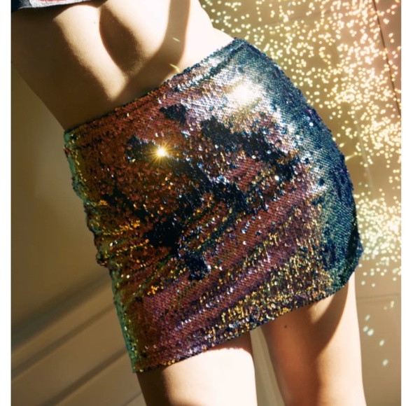 Motel Cherry Sequin Party Classy Boho Elegant Maximalist Hipster Hip Mini Skirt - Picture 1 of 10